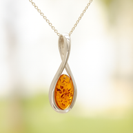 Sterling Silver Amber Twist Pendant Necklace – 18” Trace Chain