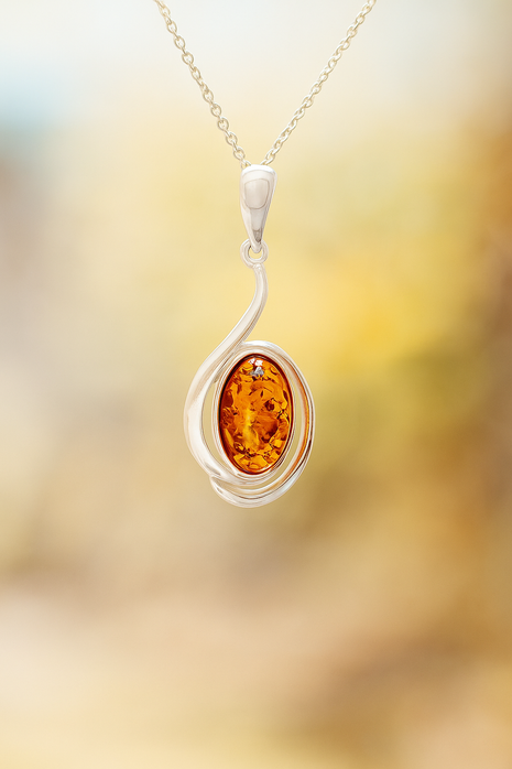 Sterling Silver Amber Wave Pendant Necklace – 18” Trace Chain