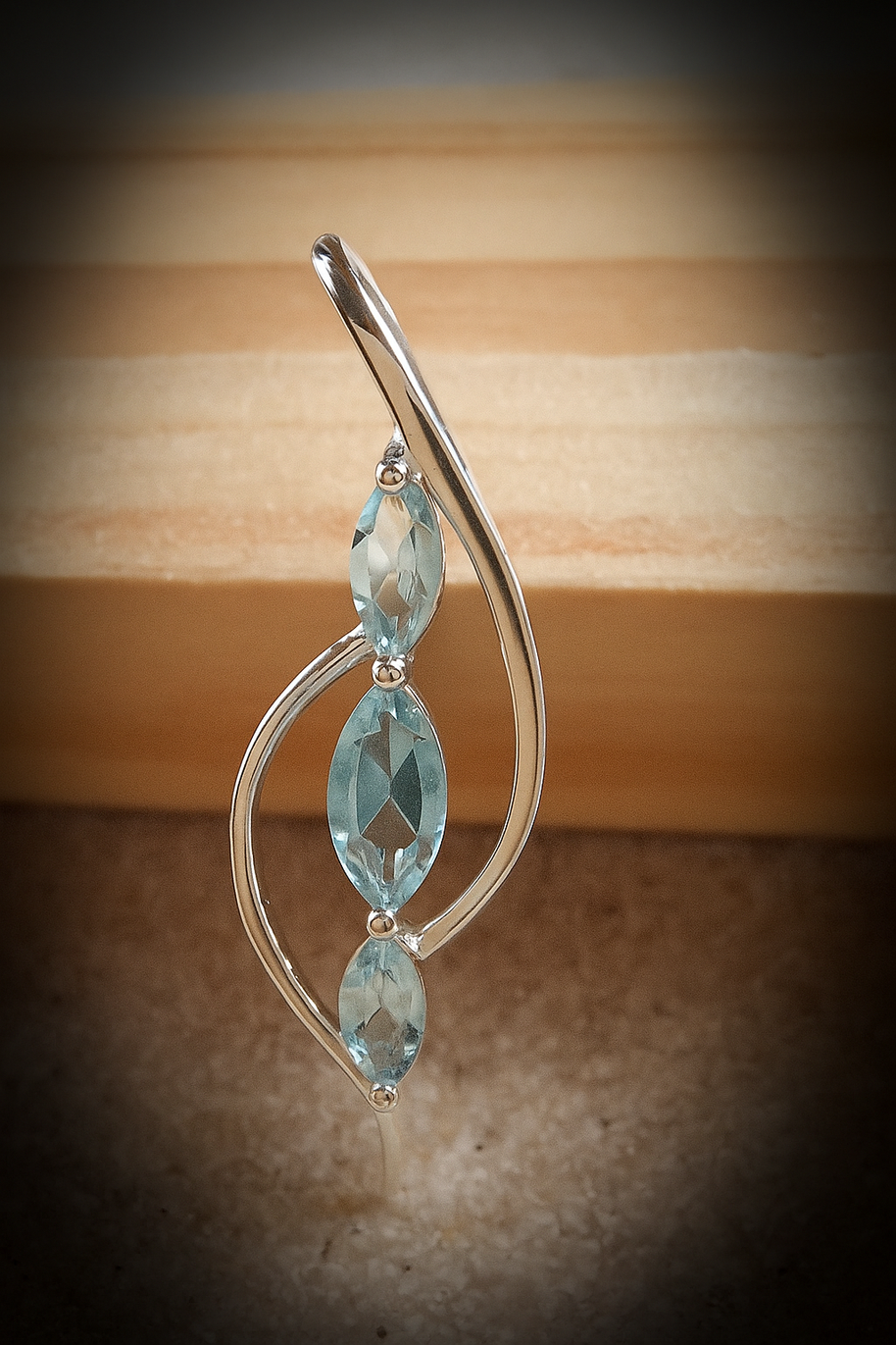 Sterling Silver Double Curve Blue Topaz Pendant Necklace – 18” Trace Chain