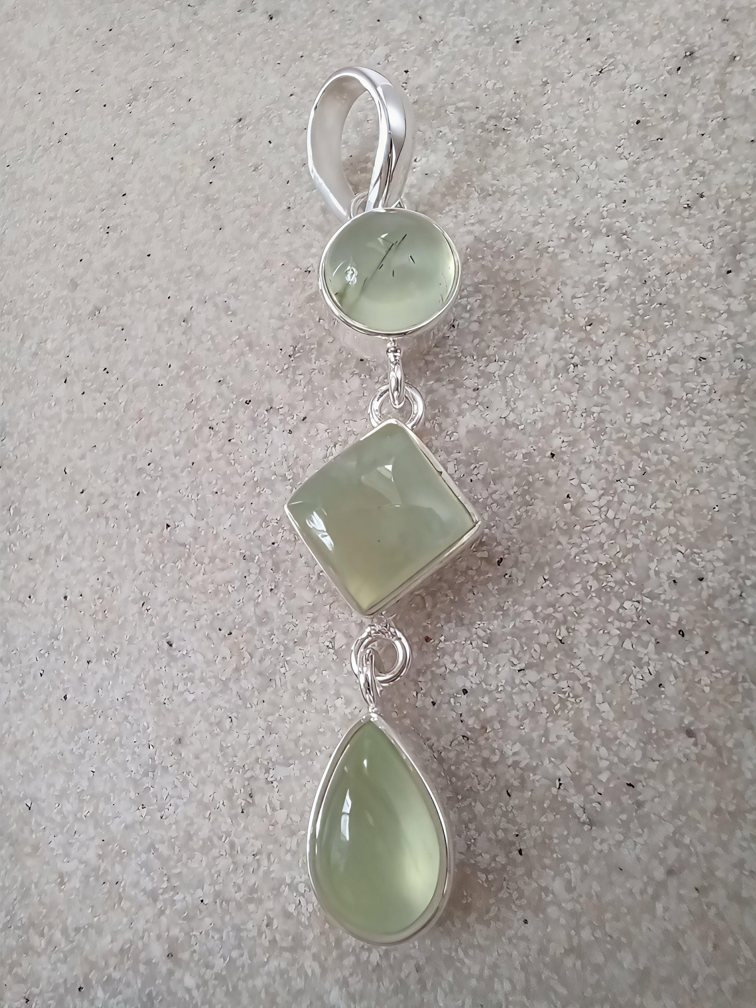 Sterling Silver Green Aventurine Dangle Pendant Necklace – 18” Trace Chain