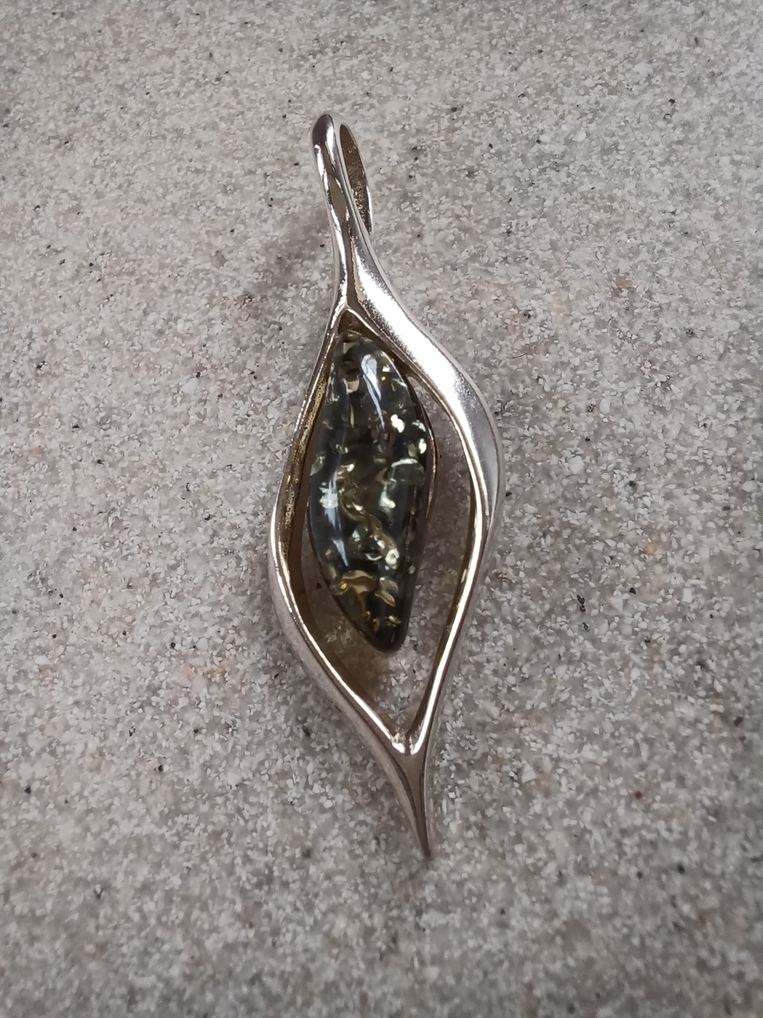 Sterling Silver Green Amber Flame Pendant Necklace – 18” Trace Chain