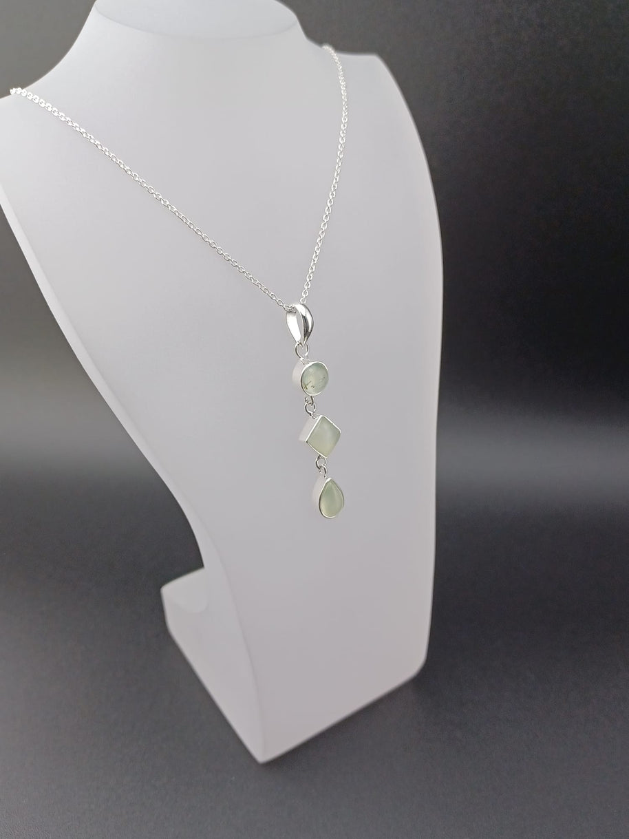 Sterling Silver Green Aventurine Dangle Pendant Necklace – 18” Trace Chain