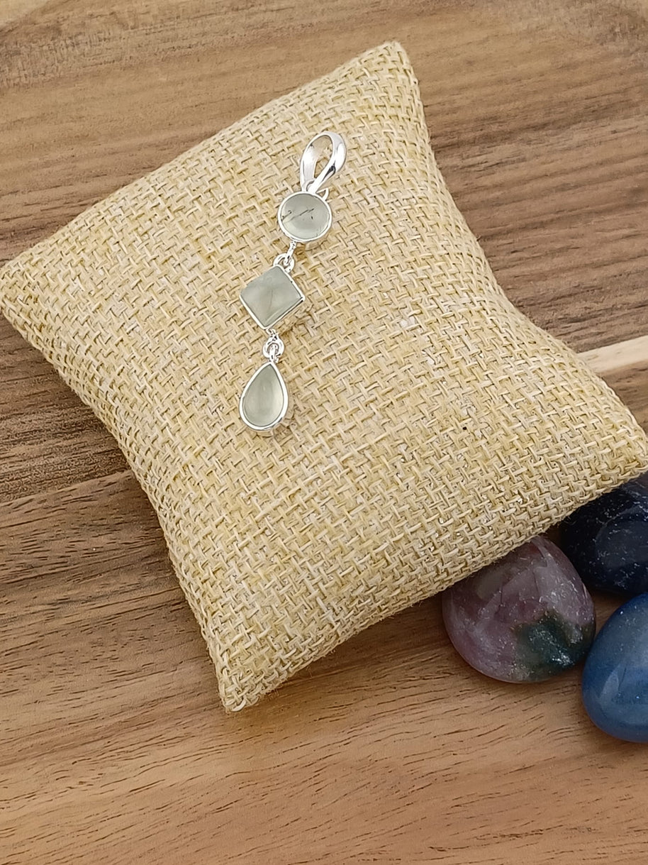 Sterling Silver Green Aventurine Dangle Pendant Necklace – 18” Trace Chain