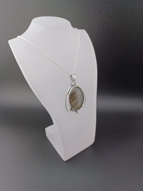 Sterling Silver Labradorite Cabochon Pendant Necklace – 18” Trace Chain