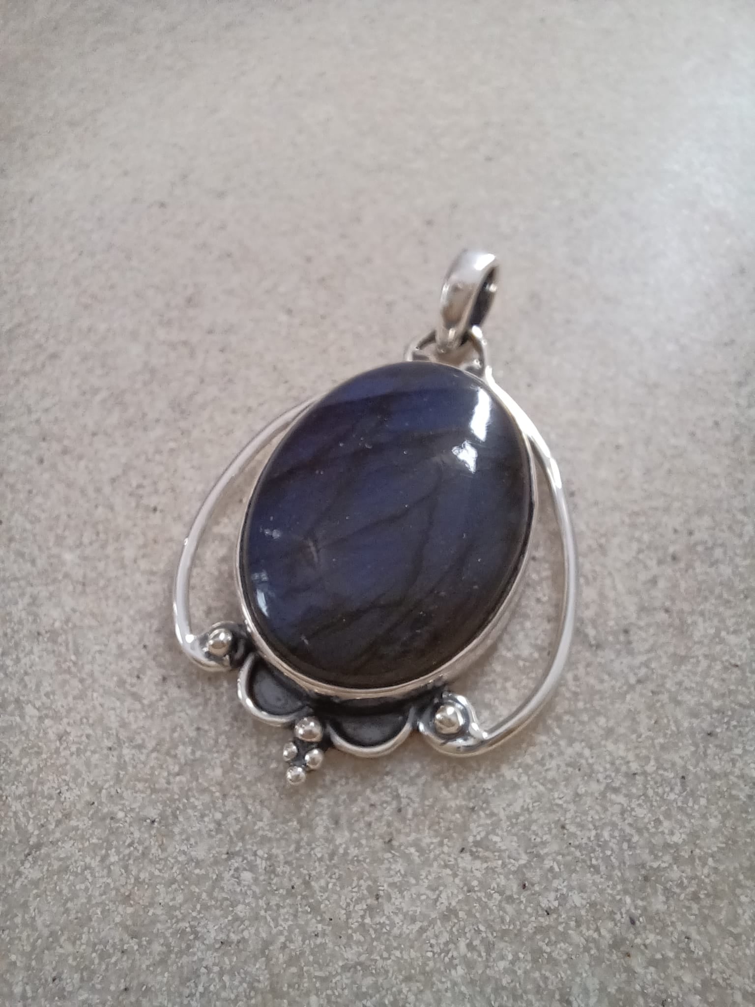 Sterling Silver Labradorite Cabochon Pendant Necklace – 18” Trace Chain