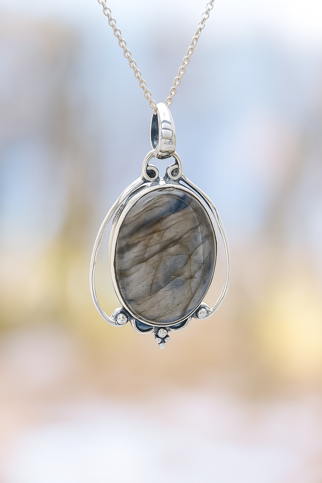 Sterling Silver Labradorite Cabochon Pendant Necklace – 18” Trace Chain