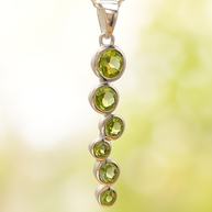 Sterling Silver Staggered Peridot Pendant Necklace – 18” Trace Chain