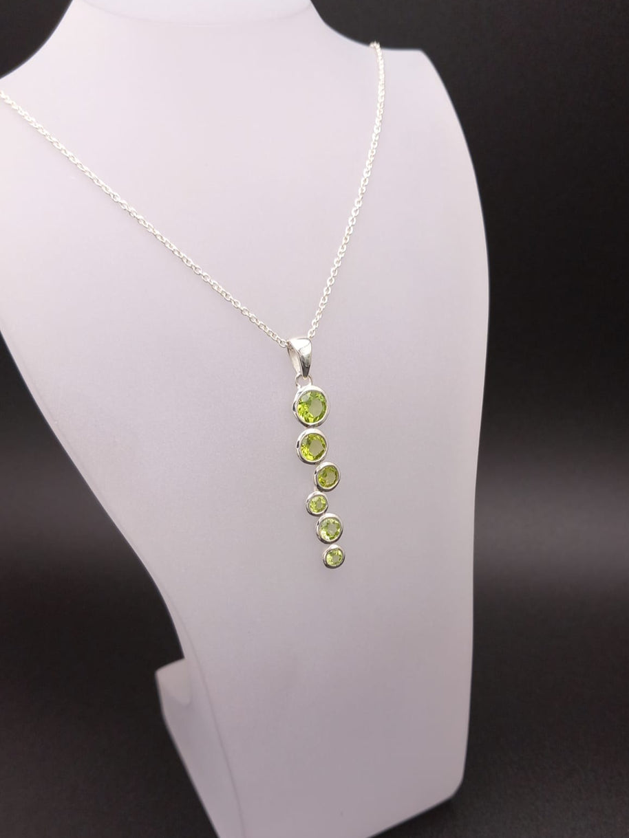 Sterling Silver Staggered Peridot Pendant Necklace – 18” Trace Chain