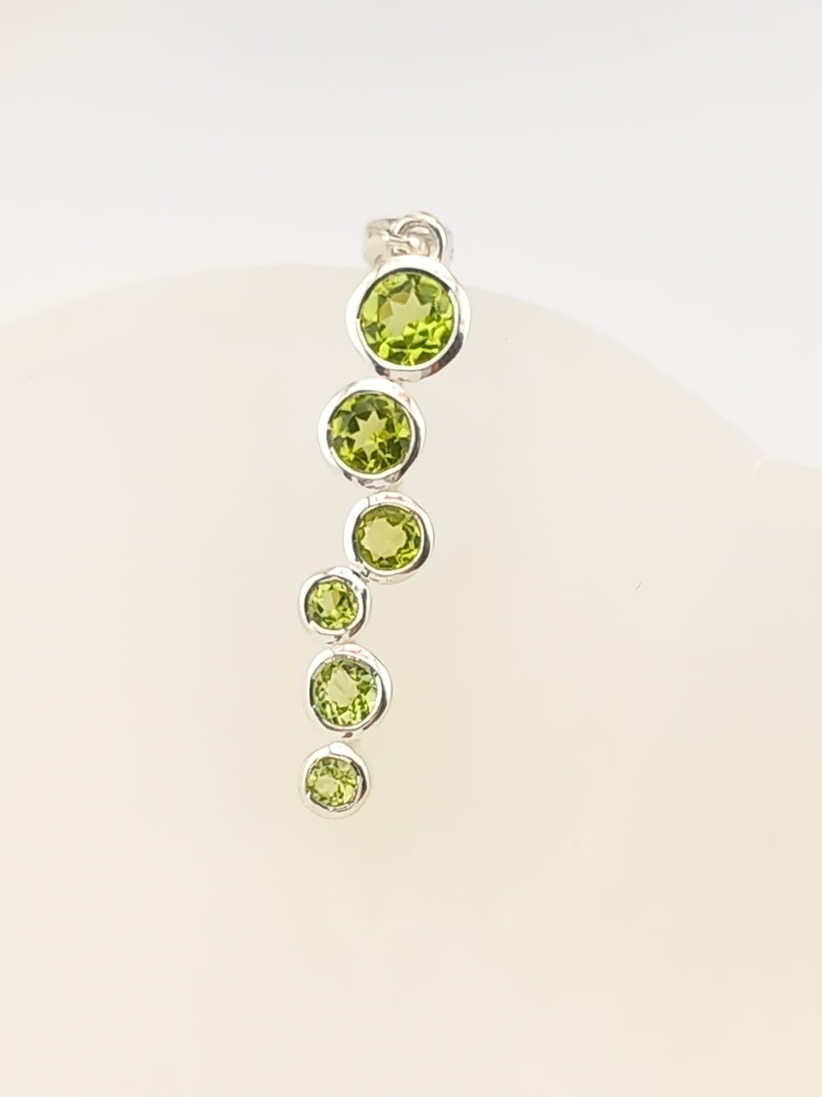 Sterling Silver Staggered Peridot Pendant Necklace – 18” Trace Chain