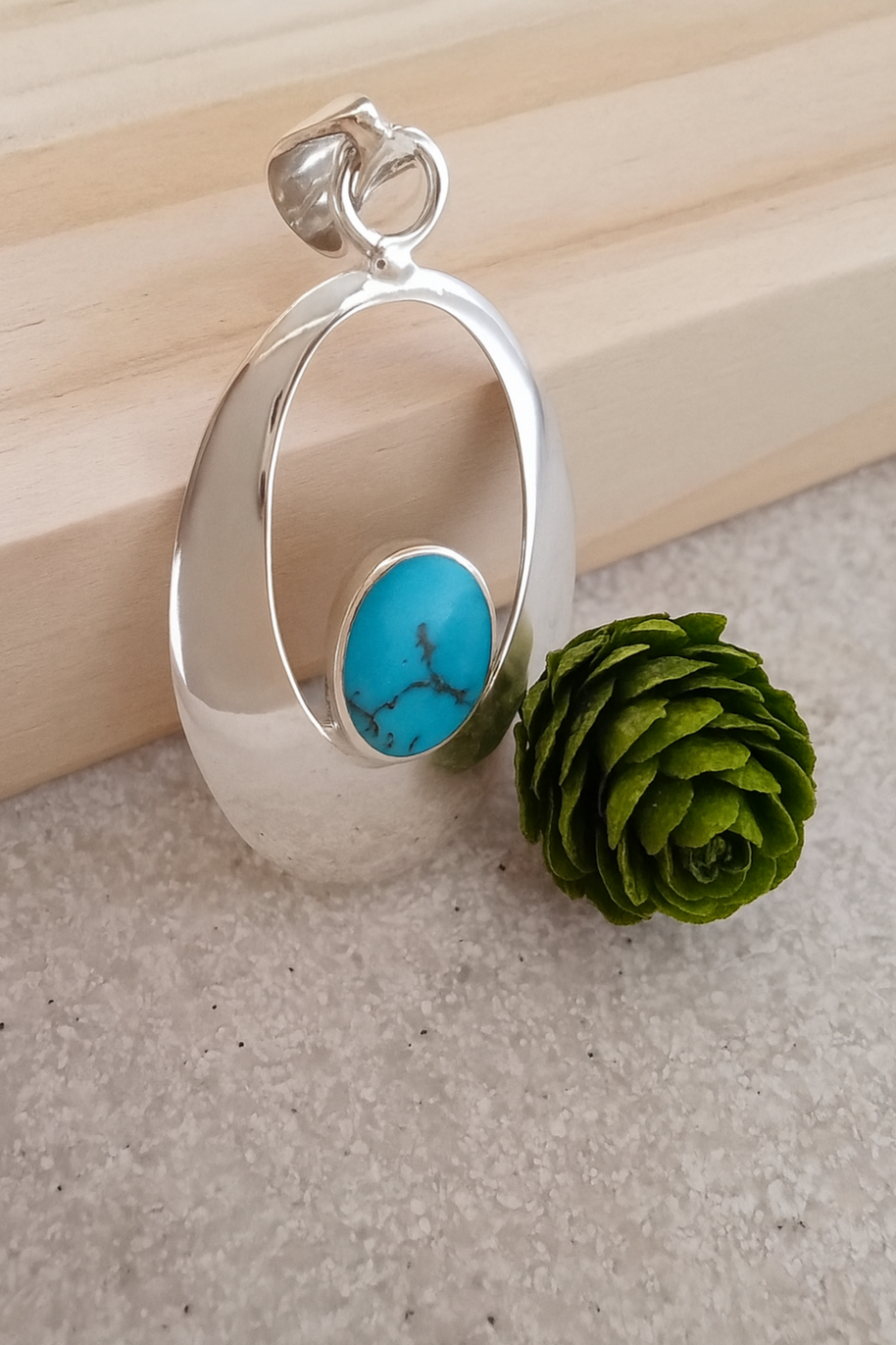 Sterling Silver Oval Turquoise Pendant Necklace – 18” Trace Chain